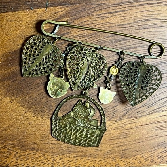 Vintage 70s Brass Cat Chatelaine Brooch Dangle Kitten Pin - Picture 4 of 5